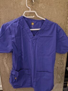 WonderWink Origins "Bravo" 5-Pocket V-Neck Scrub Top (Style #6016) - XS